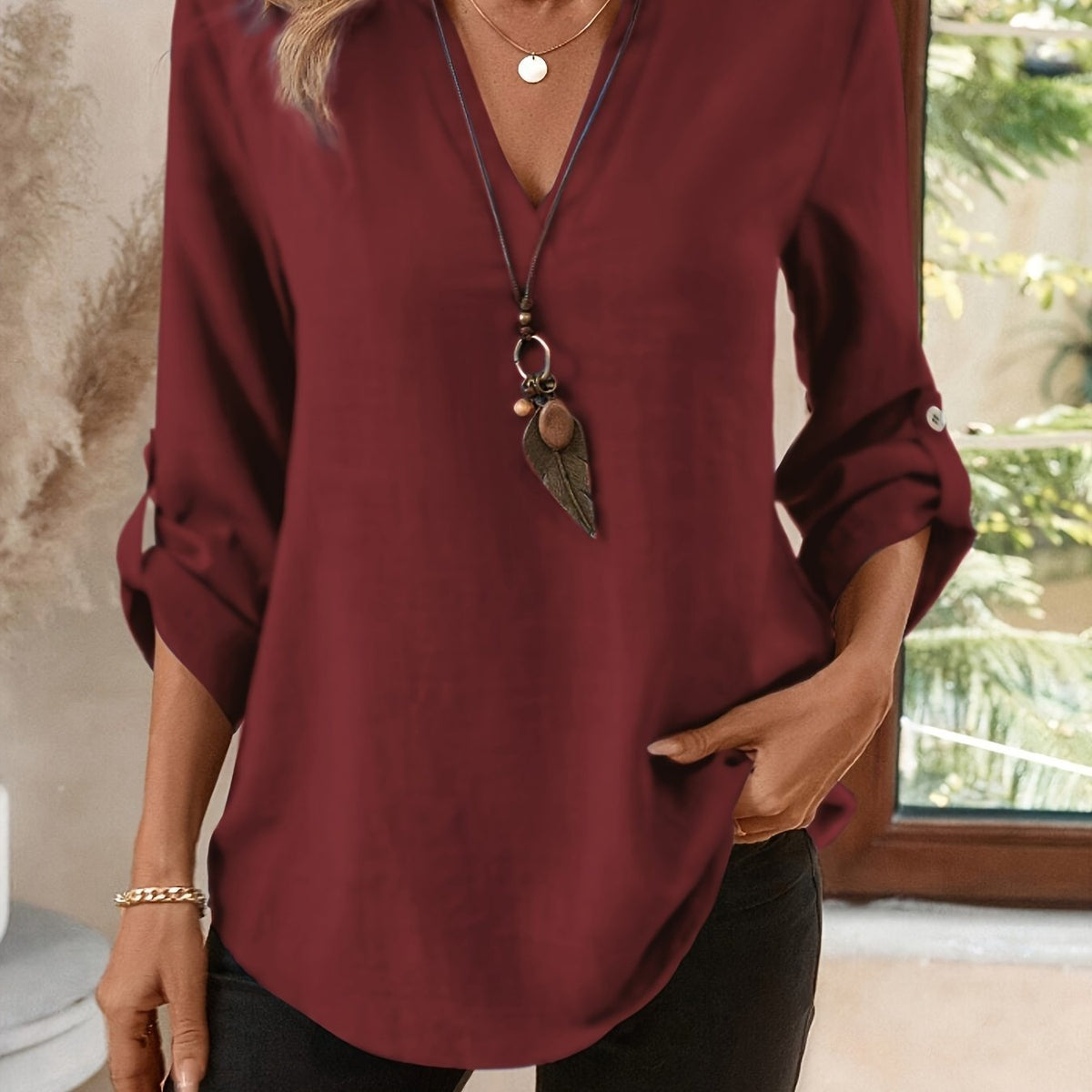 Julia | Effortless Refined V-Neck Blouse