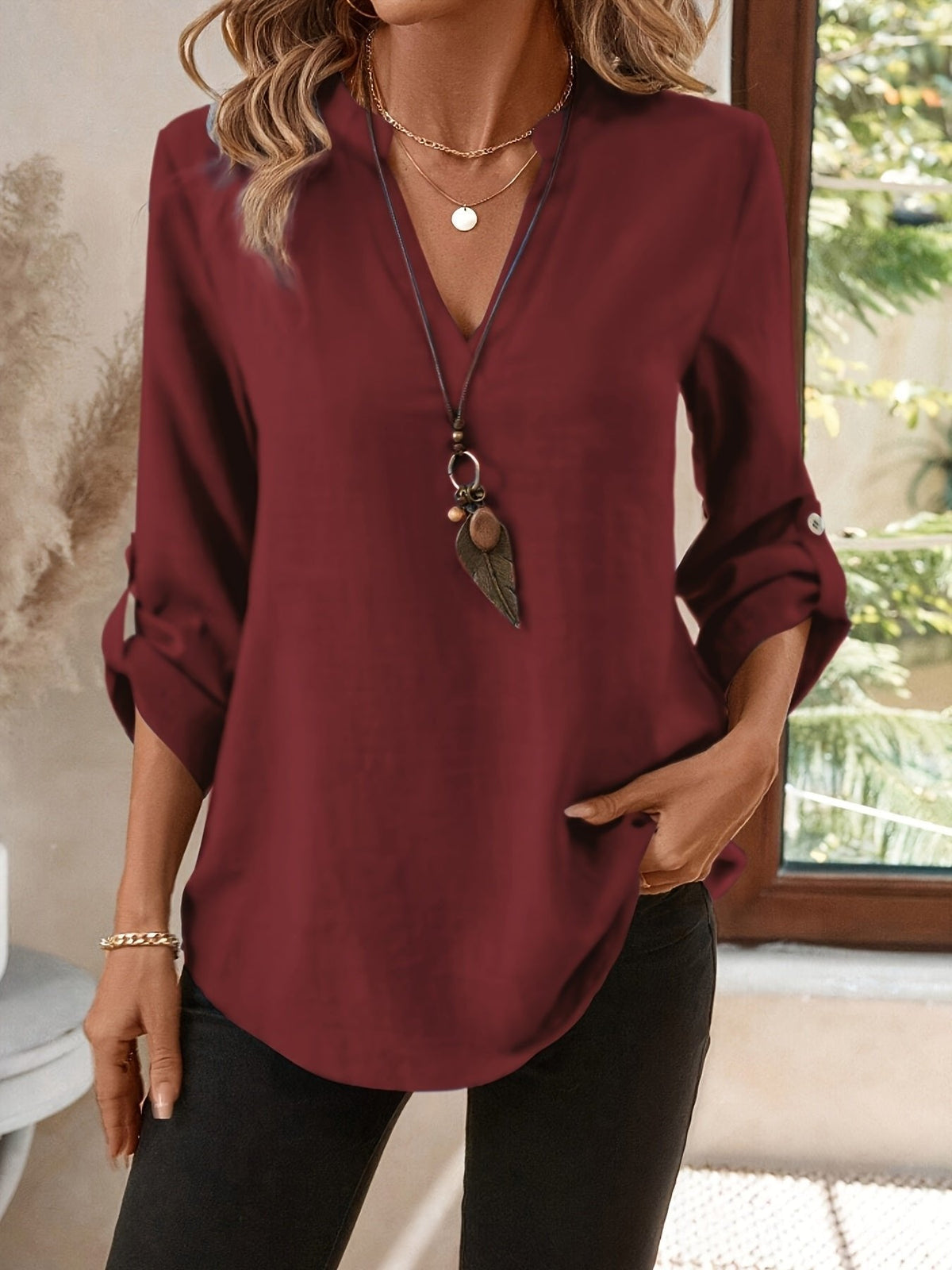Julia | Effortless Refined V-Neck Blouse